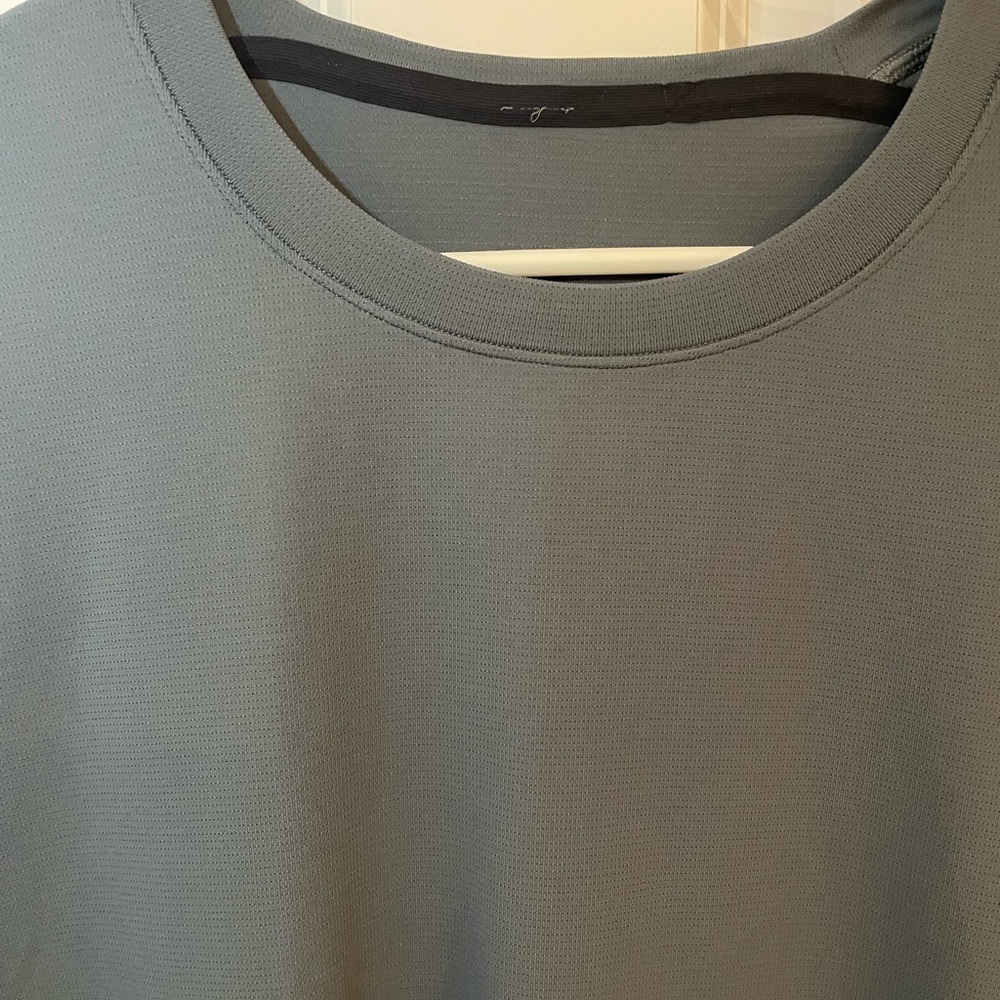 Lululemon Set of Two Blue T-Shirts Men’s XL - Picture 3 of 13